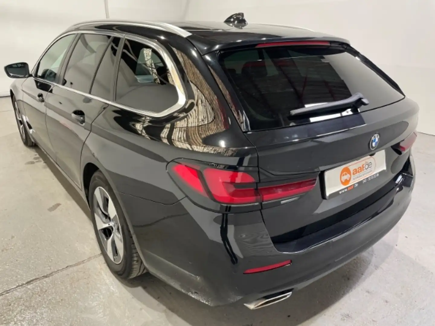 BMW 520 D Touring Automatik EU6d ACC LED Navi Leder Schwarz - 2