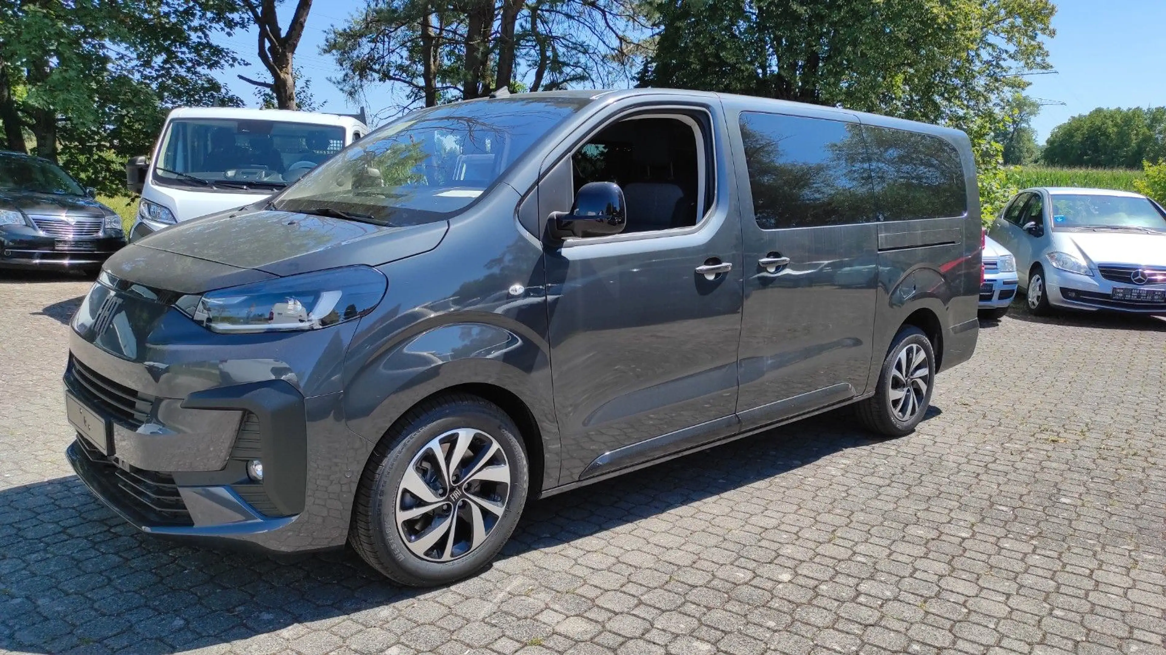 Fiat Ulysse 2.2 ICON 180 AT8 L3