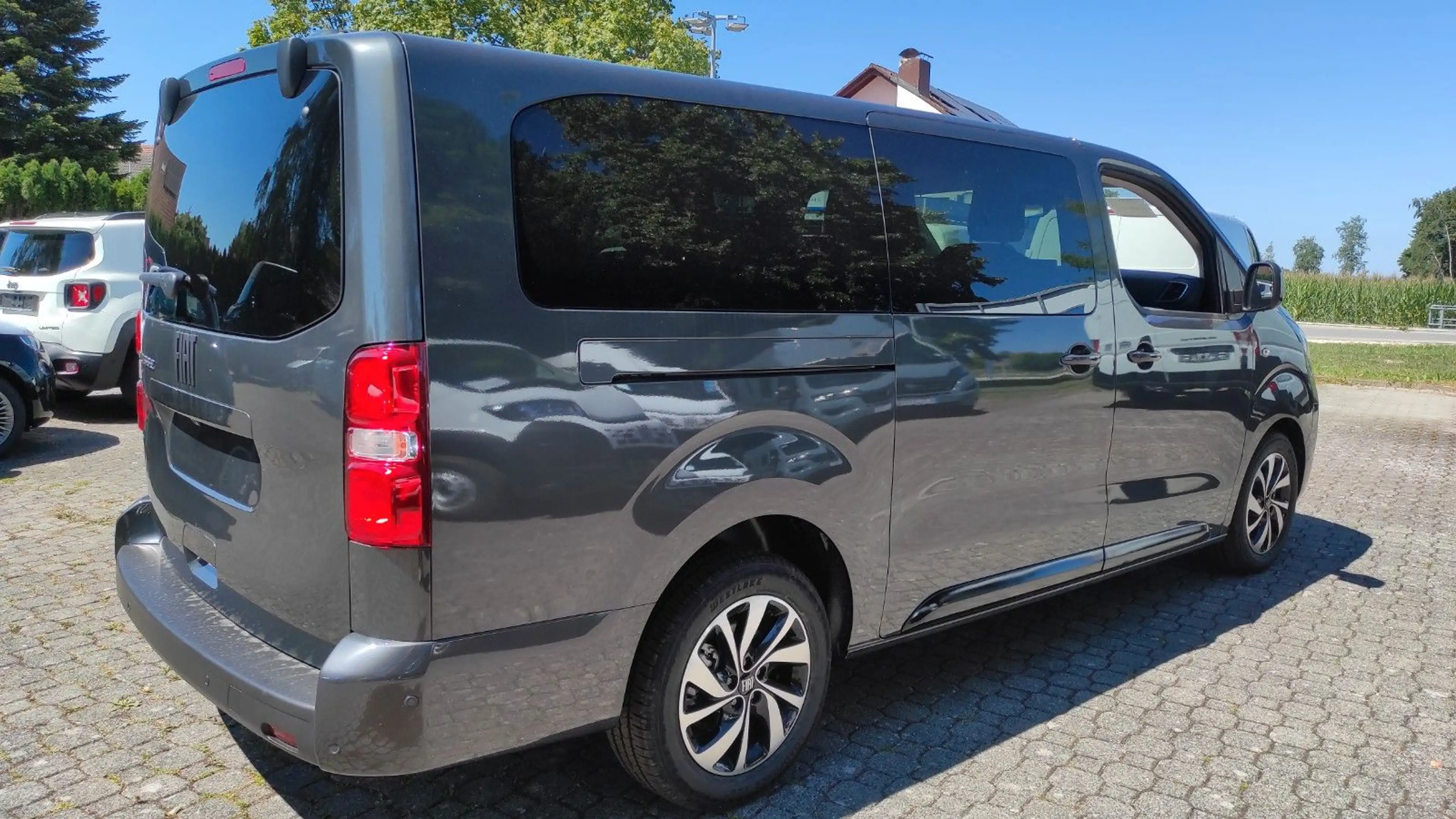 Fiat Ulysse 2.2 ICON 180 AT8 L3 — photo 5