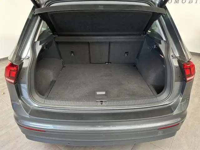 Volkswagen Tiguan view 6