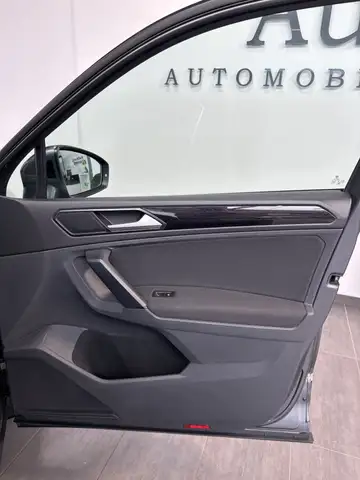 Volkswagen Tiguan view 11