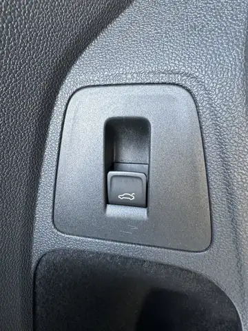Volkswagen Tiguan view 12