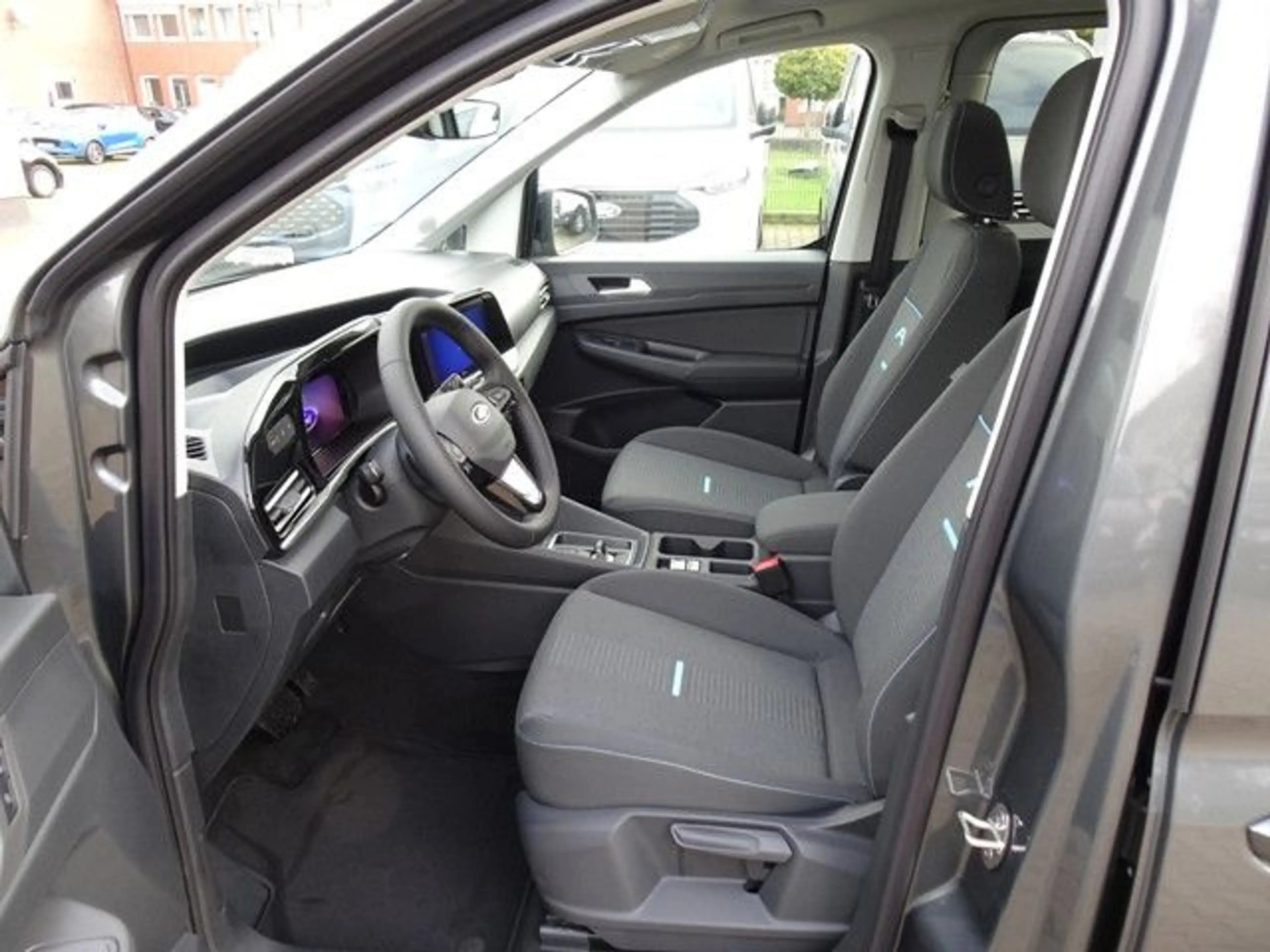 Ford Grand Tourneo Connect Active — photo 11