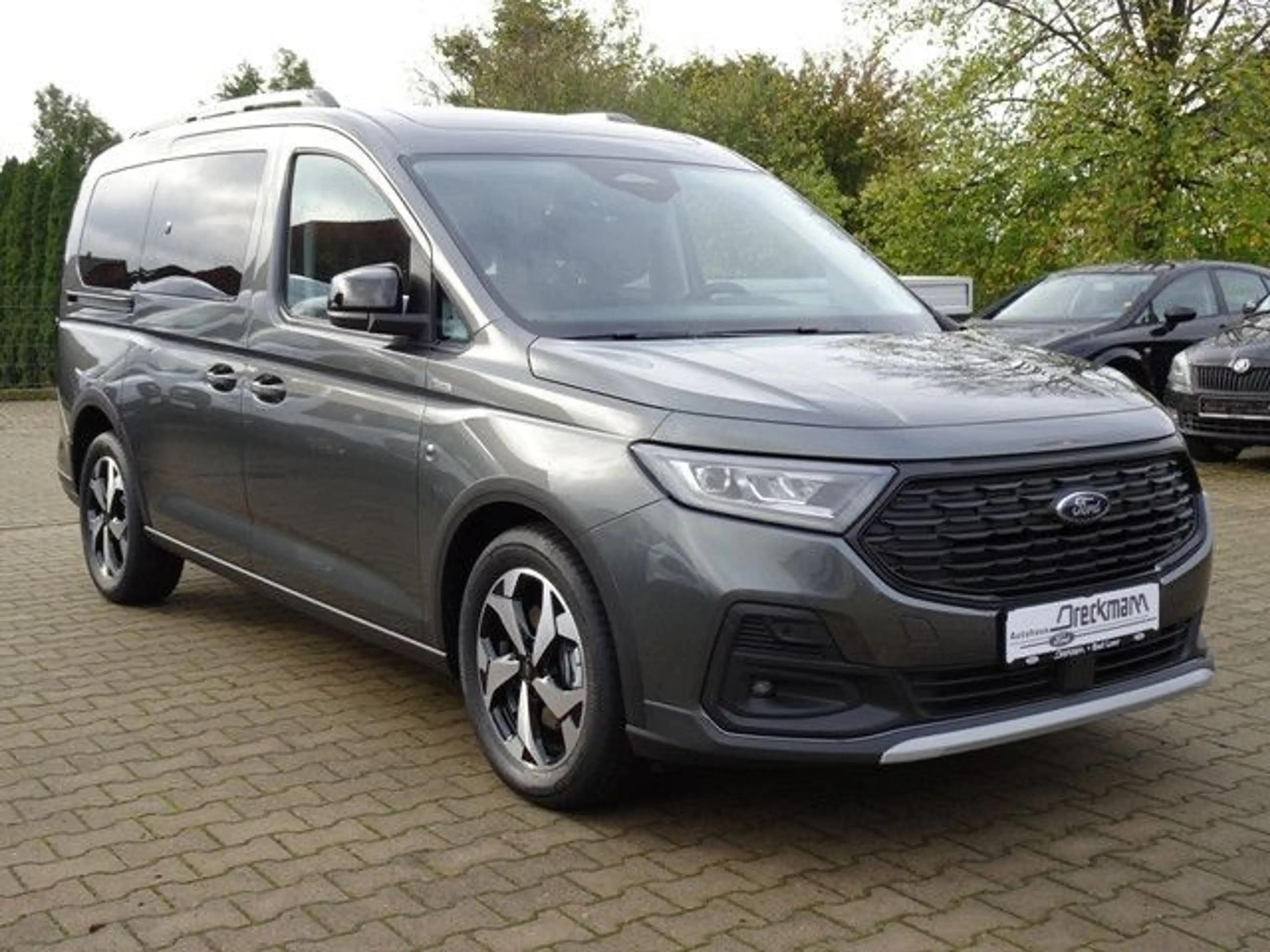 Ford Grand Tourneo Connect Active — photo 3