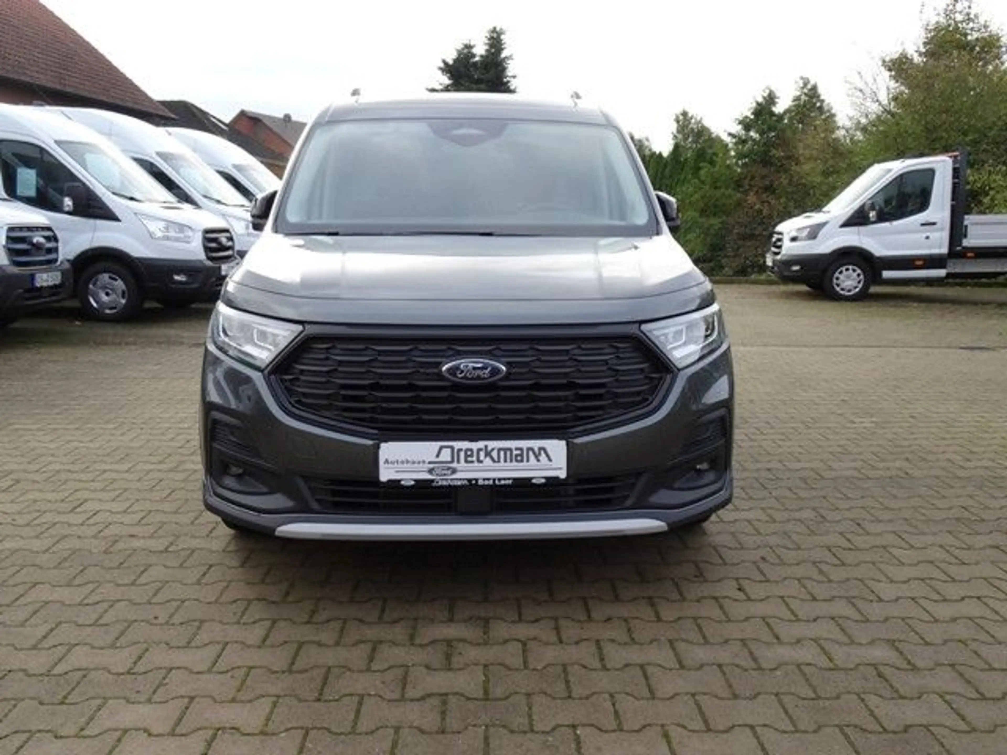Ford Grand Tourneo Connect Active — photo 2
