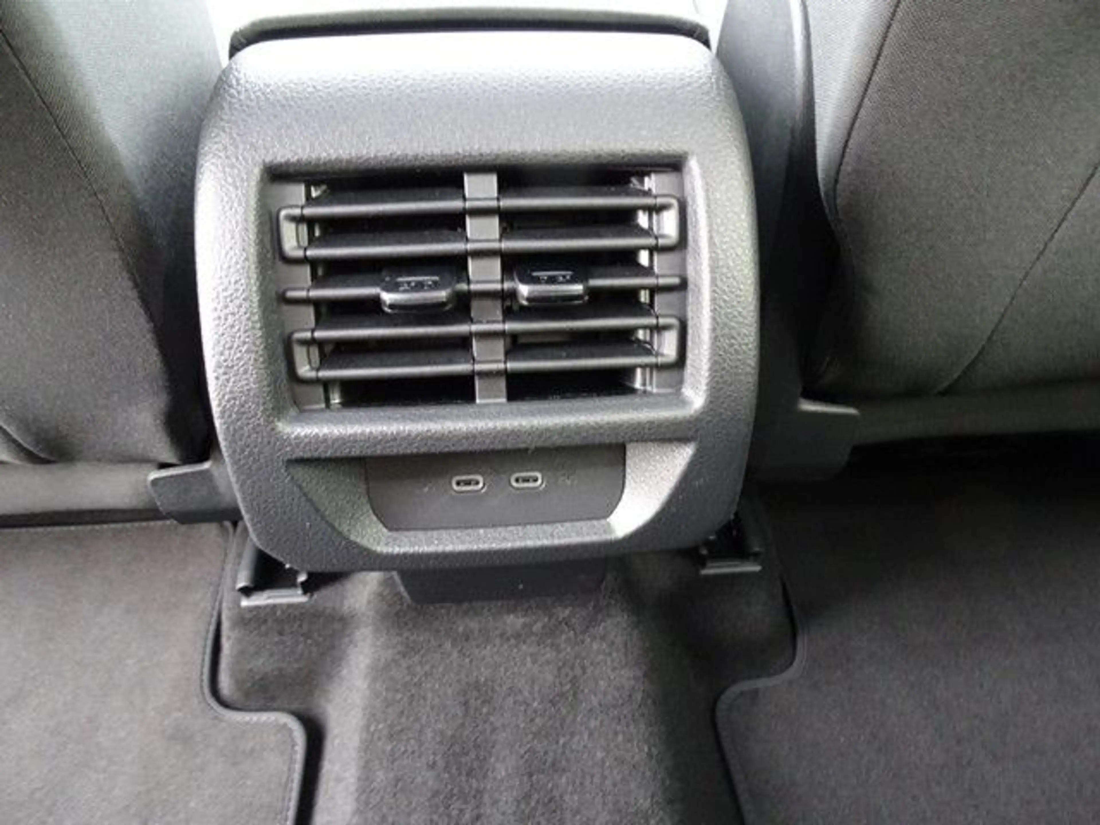 Ford Grand Tourneo Connect Active — photo 13