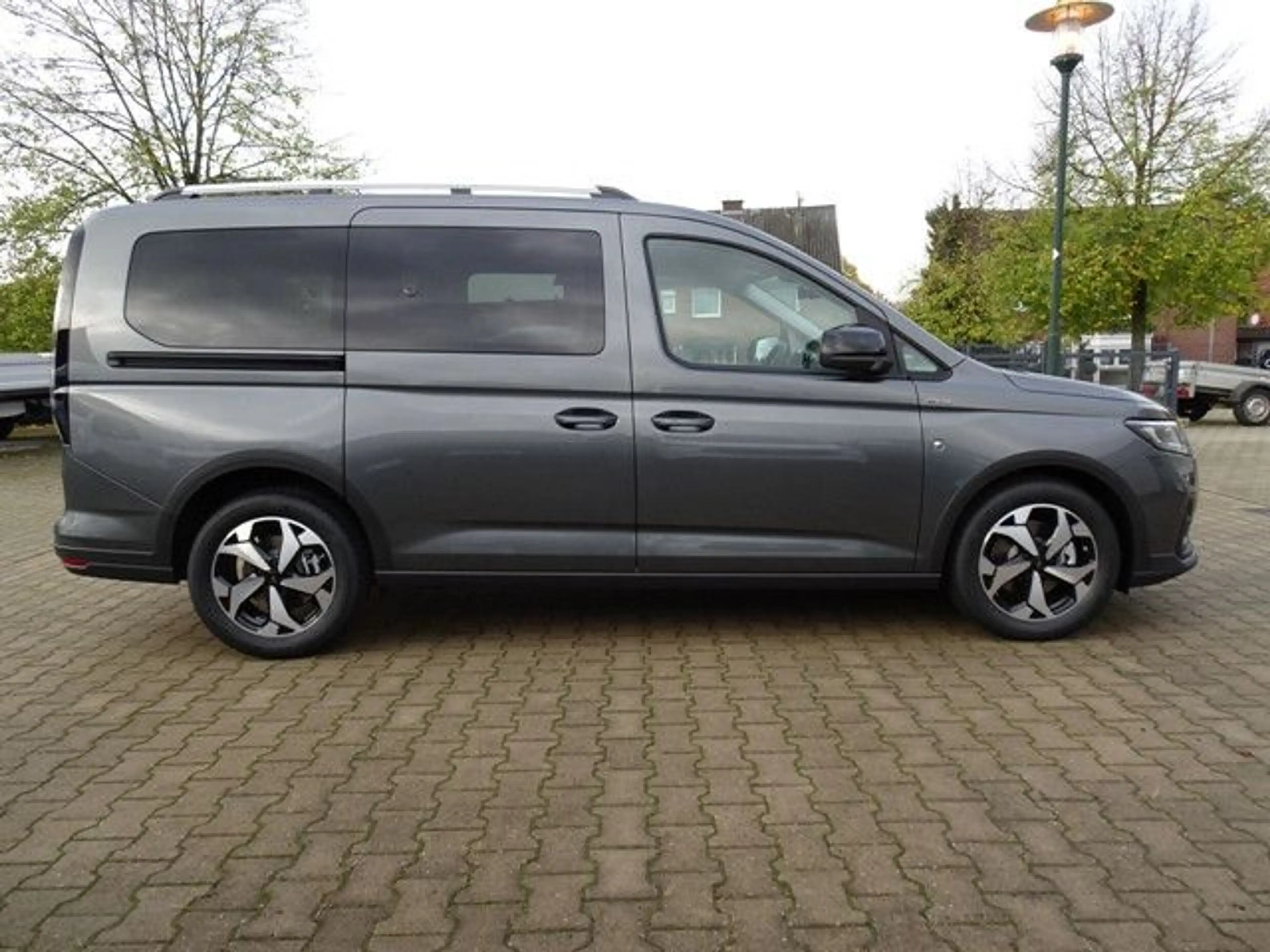 Ford Grand Tourneo Connect Active — photo 8