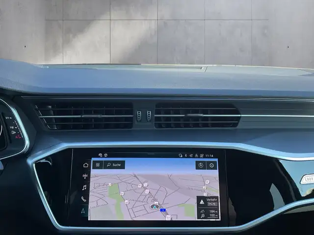 Audi A6 view 14