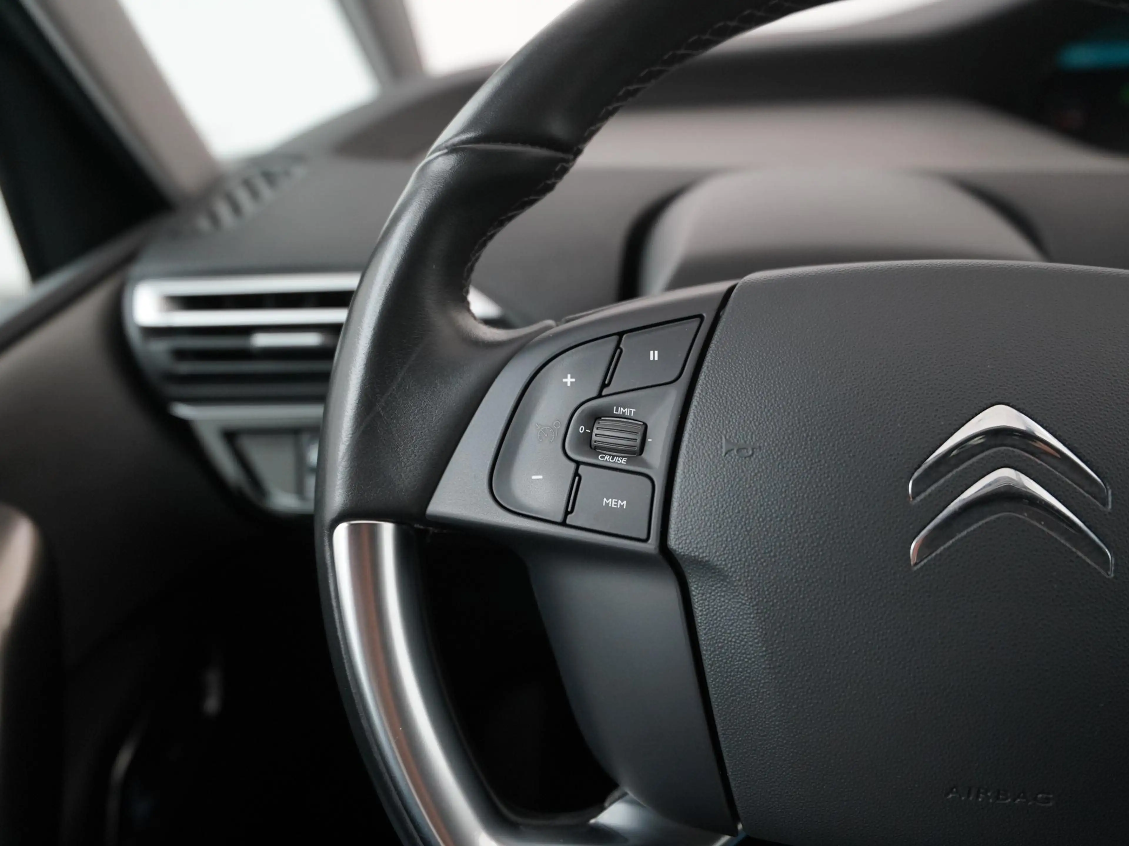 Citroen Grand C4 SpaceTourer 1.2 PureTech Shine 7p. | Camera | Park assist | Bl — photo 7