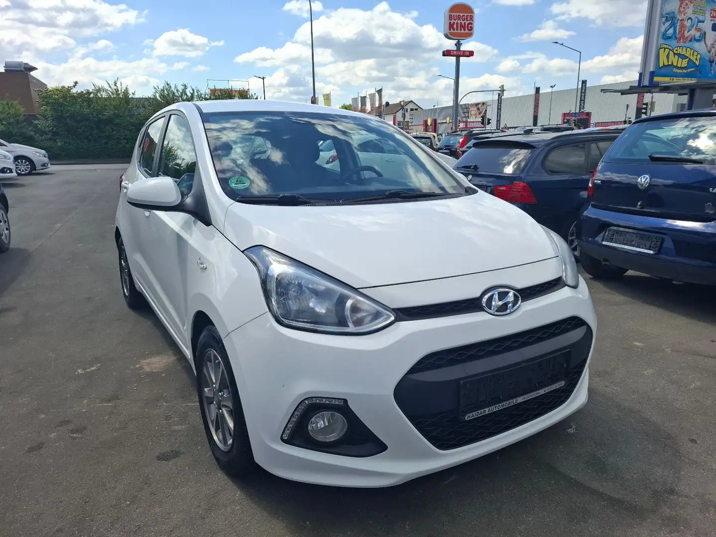 Hyundai i10 FIFA World Cup Edition Weiß - 1