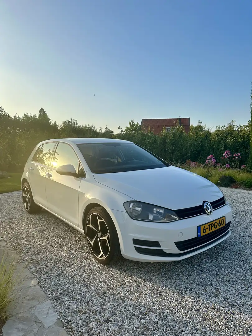 Volkswagen Golf 1.2 TSI Trend Edition Wit - 2