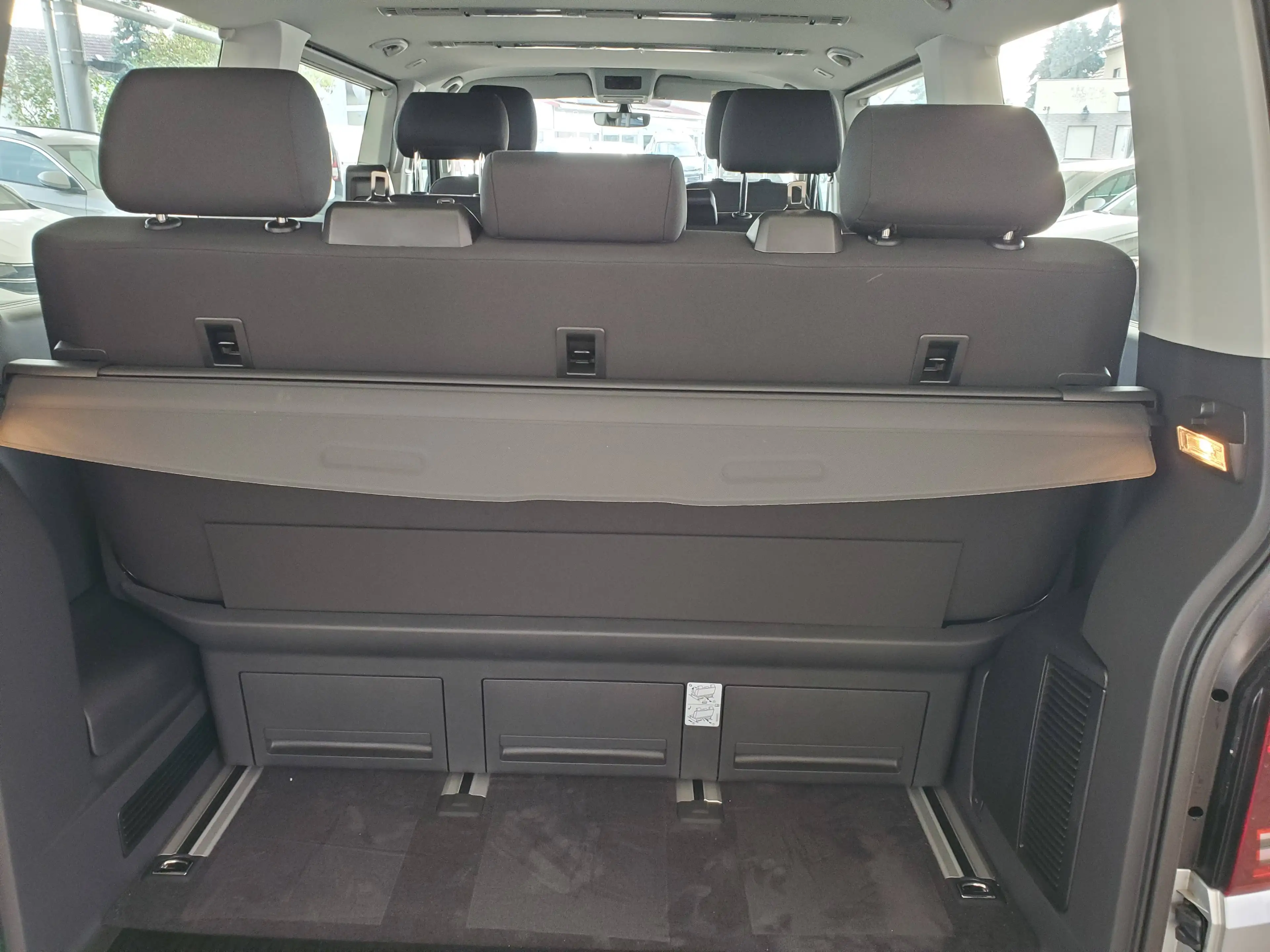 Volkswagen T6.1 Multivan 4MOTION Comfortline NAVI LED Standheizung — photo 5