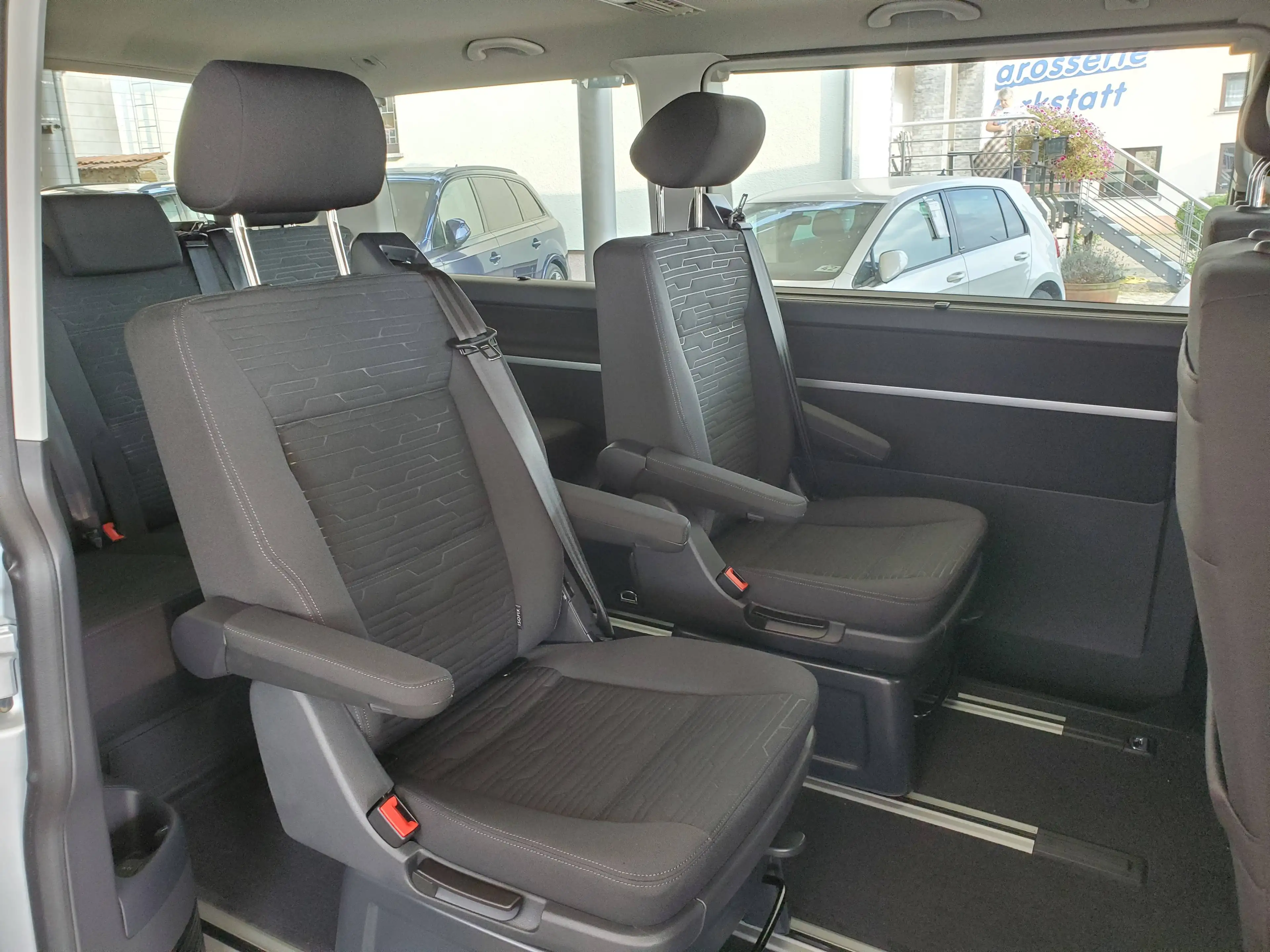 Volkswagen T6.1 Multivan 4MOTION Comfortline NAVI LED Standheizung — photo 7