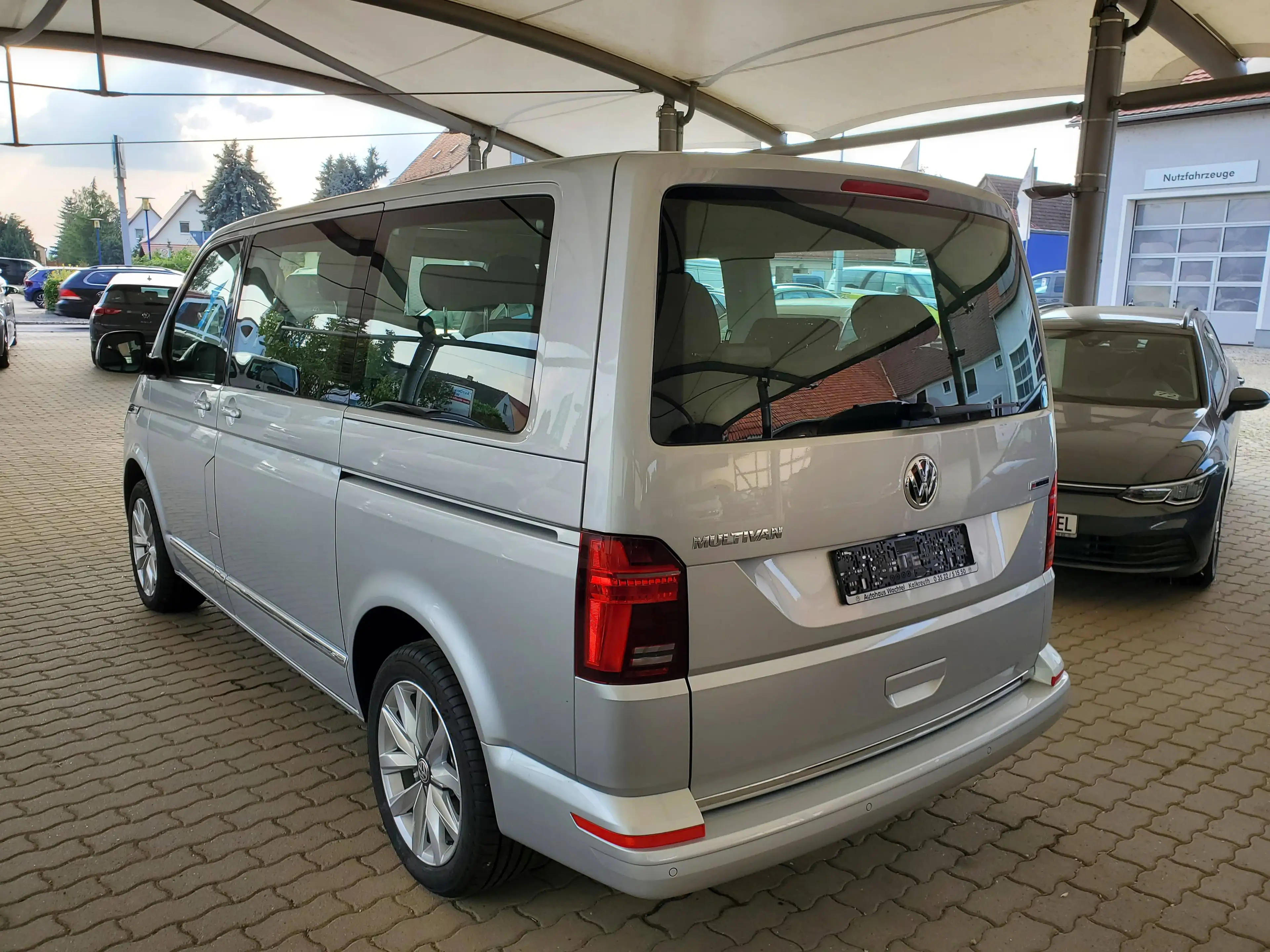 Volkswagen T6.1 Multivan 4MOTION Comfortline NAVI LED Standheizung — photo 4