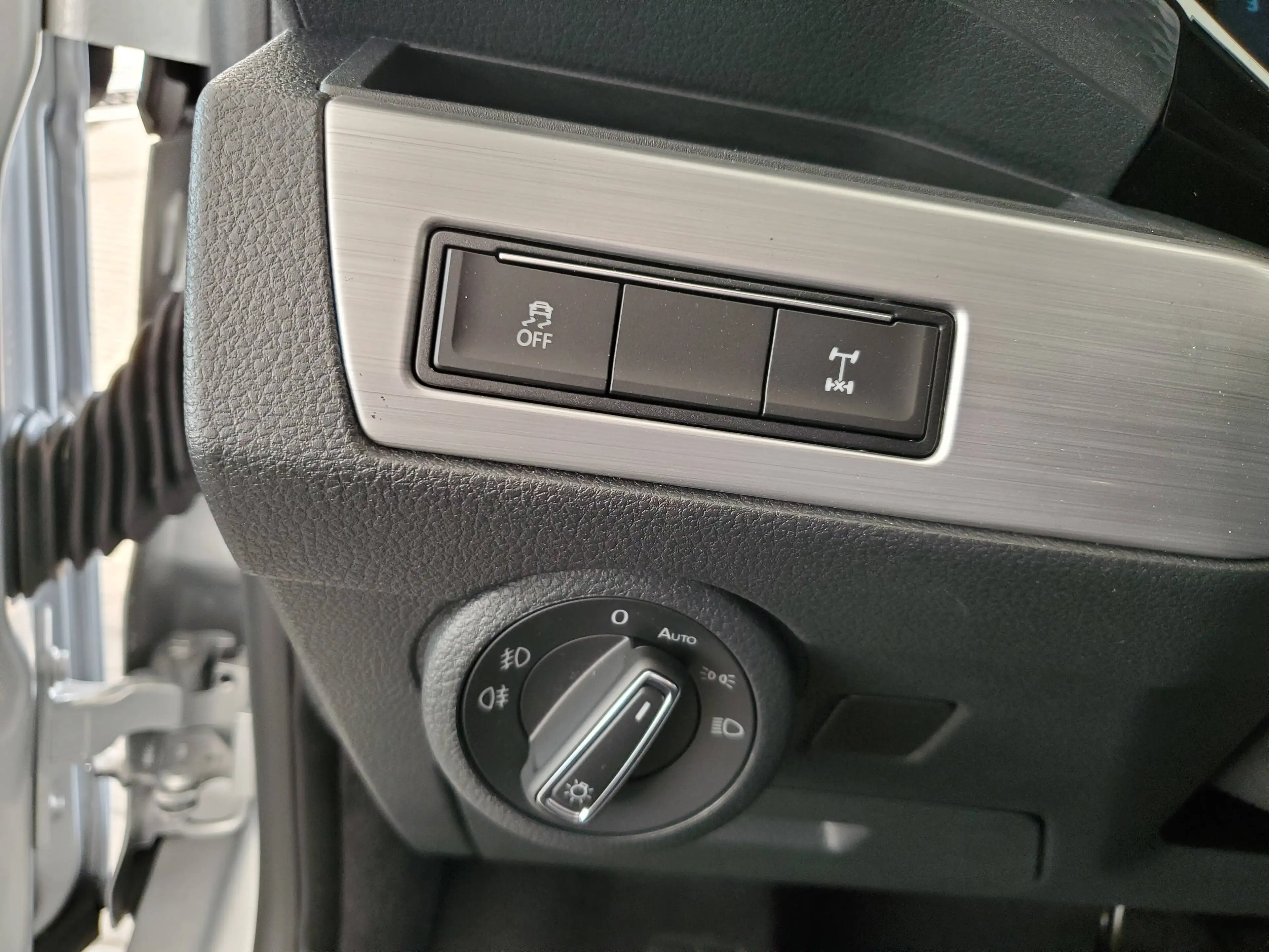 Volkswagen T6.1 Multivan 4MOTION Comfortline NAVI LED Standheizung — photo 11