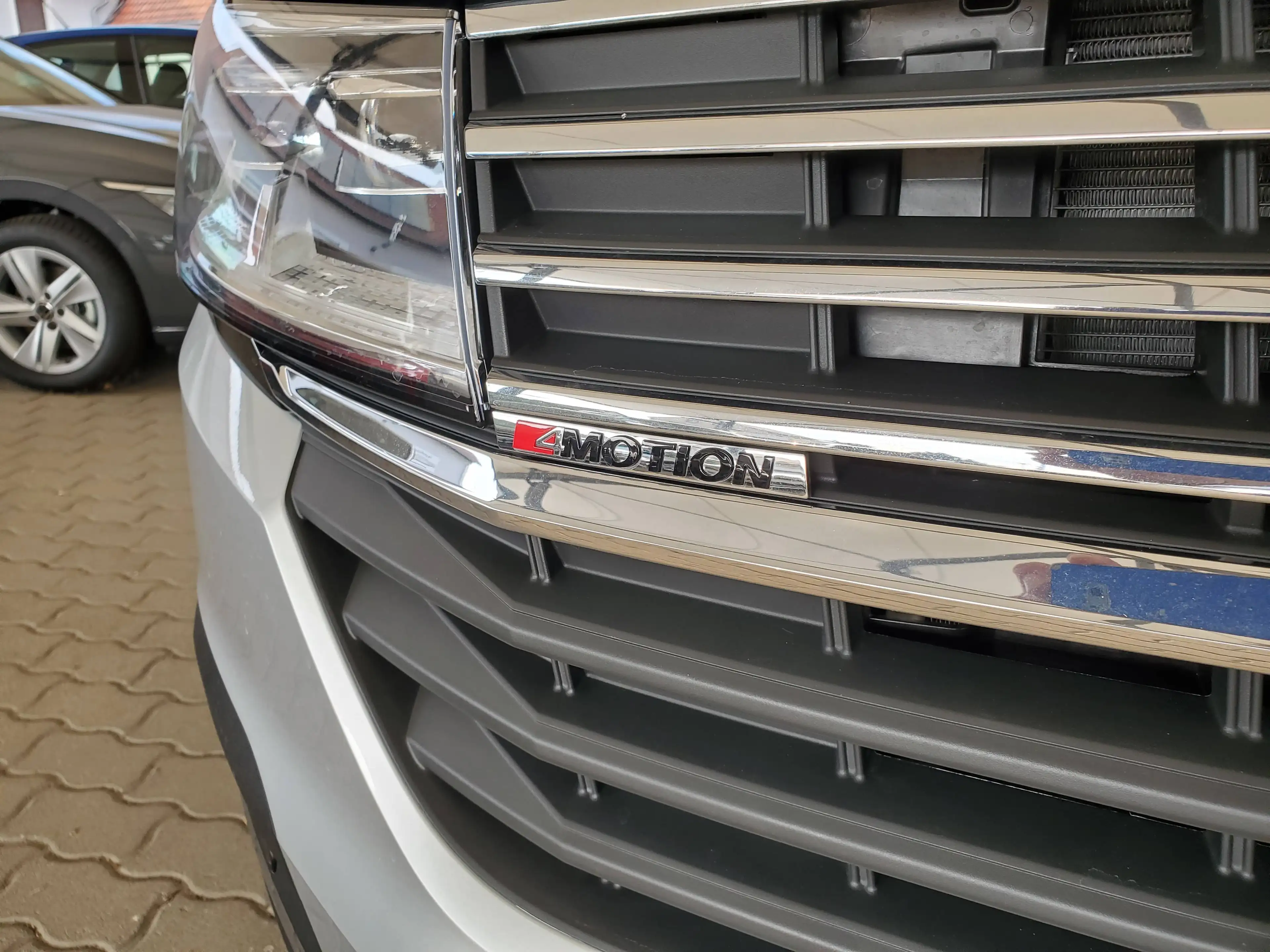 Volkswagen T6.1 Multivan 4MOTION Comfortline NAVI LED Standheizung — photo 6