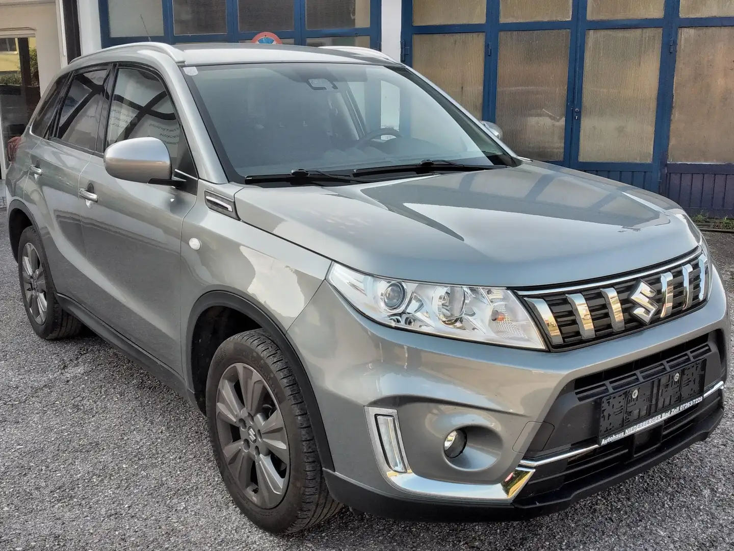 Suzuki Vitara Vitara 1,0 DITC ALLGRIP shine shine Grau - 1