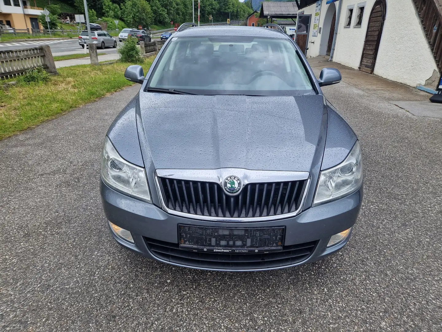 Skoda Octavia Elegance 4X4 Grau - 2