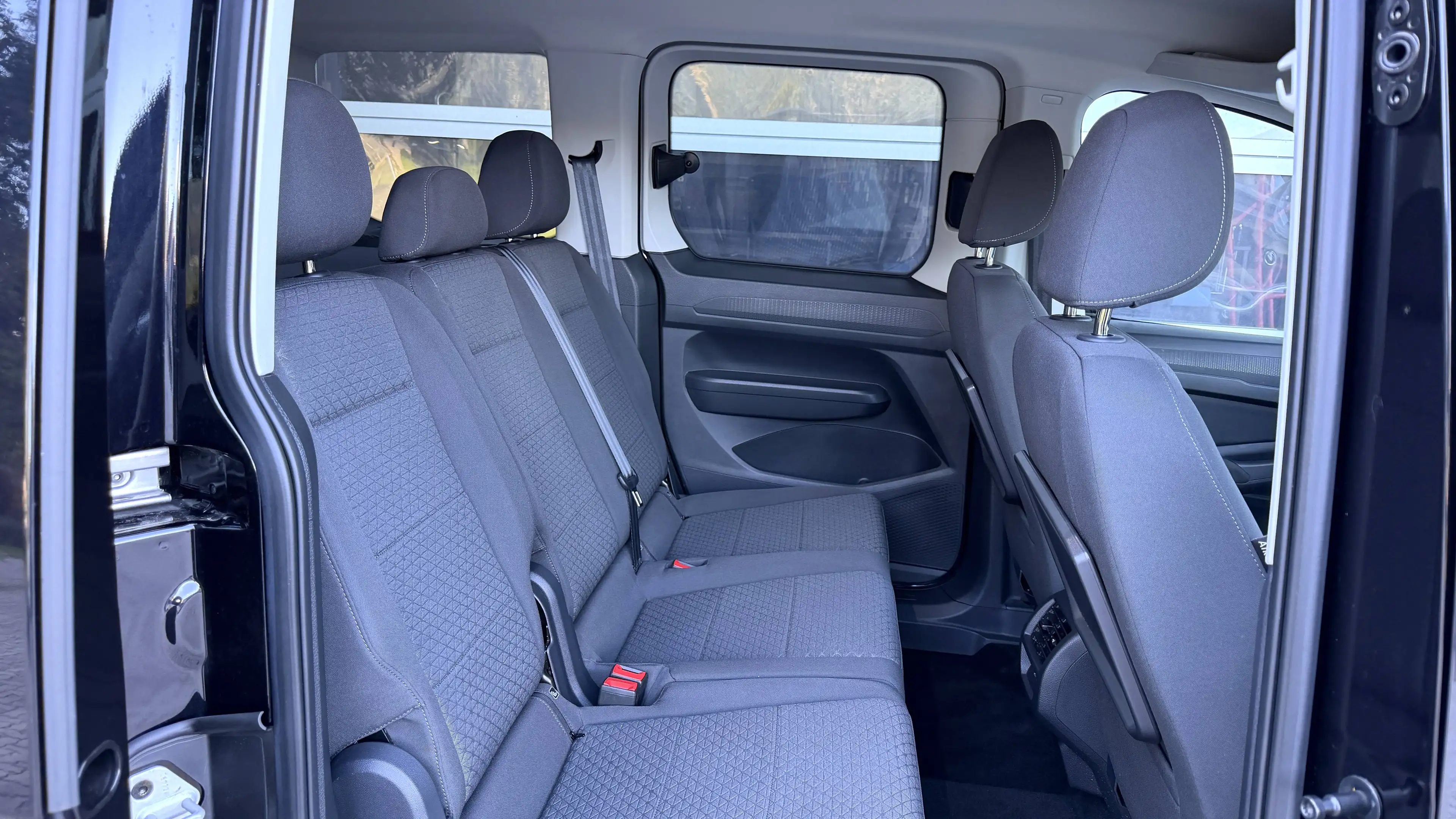 Ford Tourneo Connect Titanium — photo 12