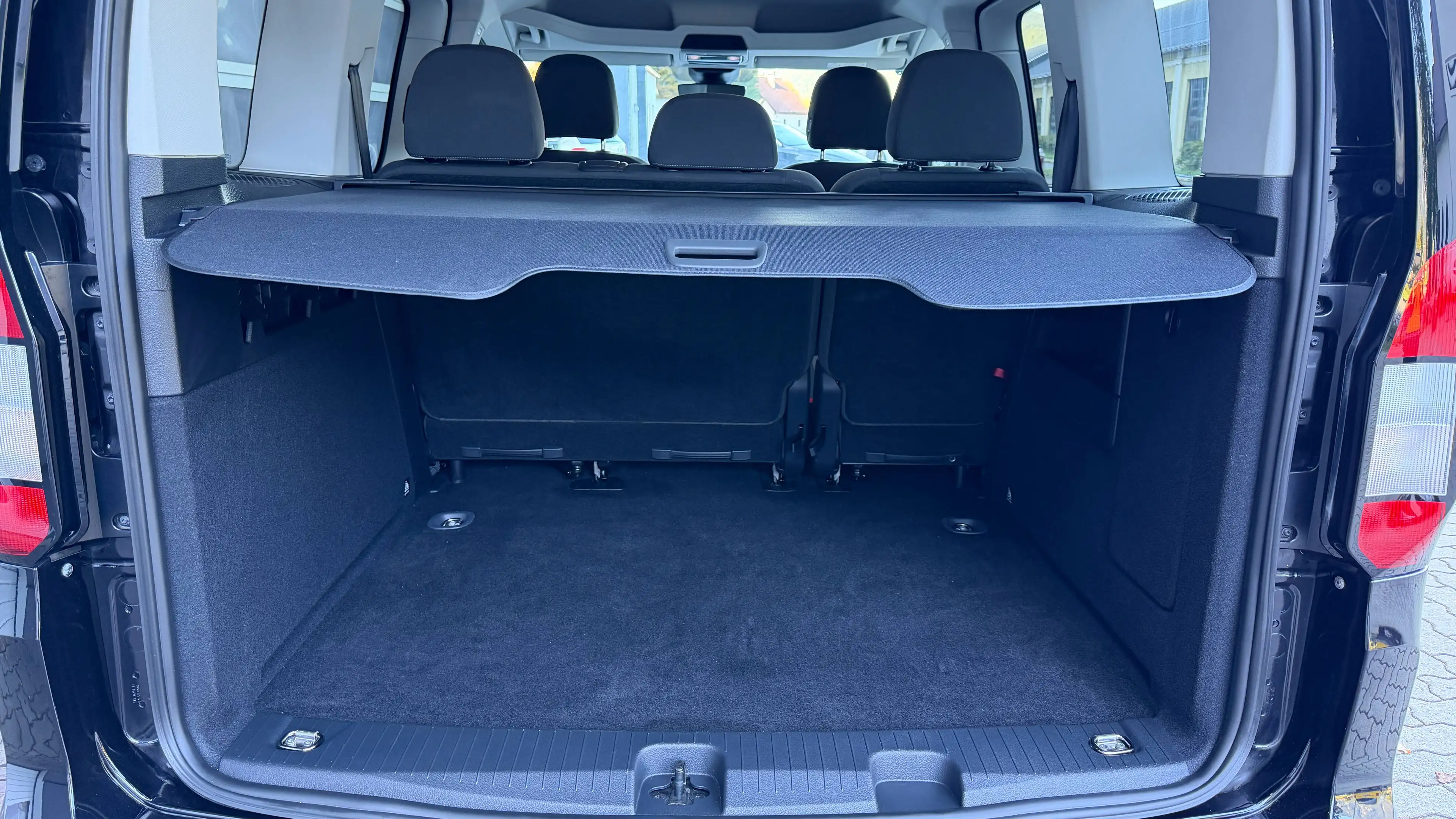 Ford Tourneo Connect Titanium — photo 13