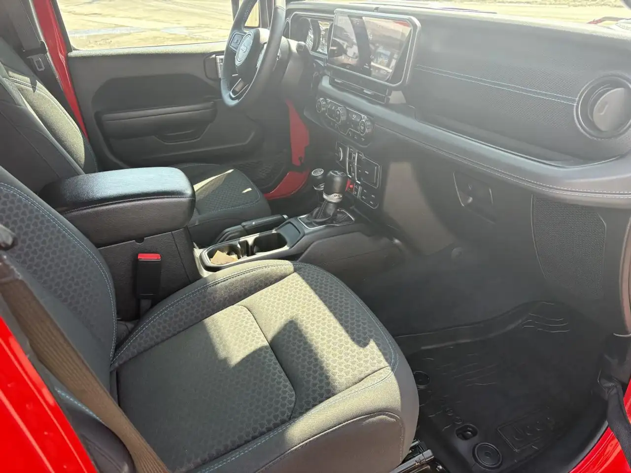 Jeep Wrangler снимка Jeep Wrangler