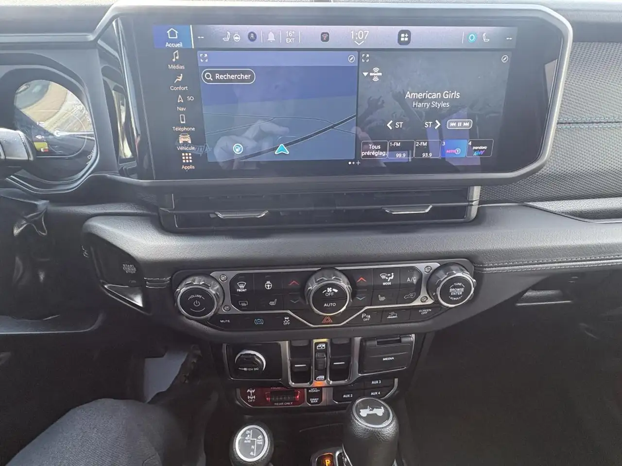 Jeep Wrangler снимка Jeep Wrangler