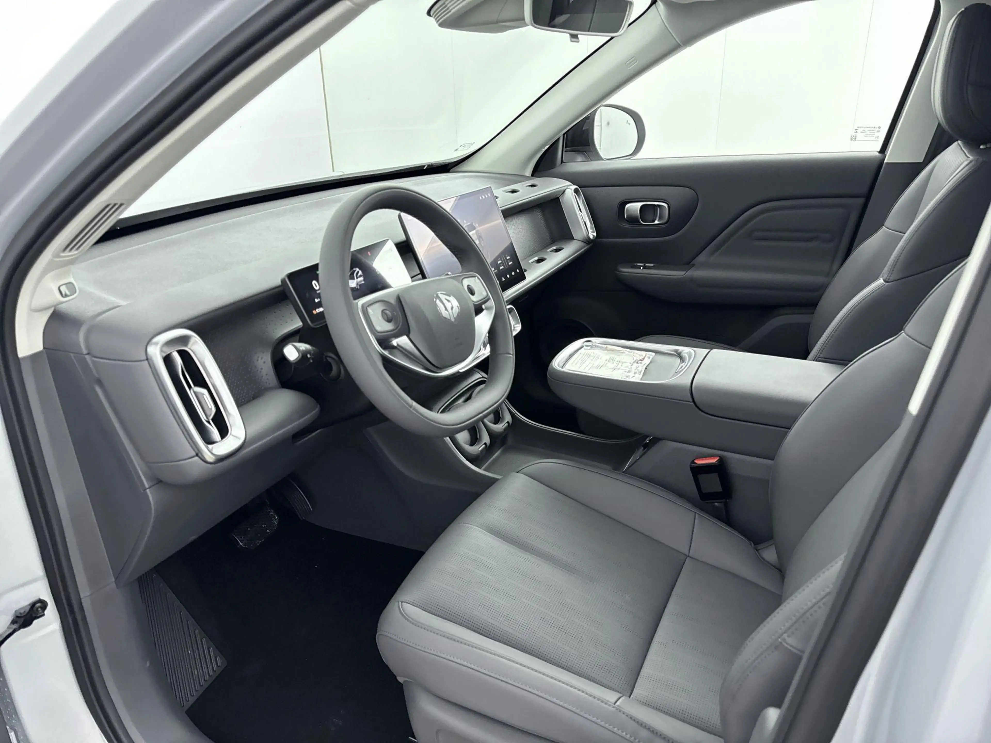 Leapmotor B10 Design Hybrid EV 18.8 kWh | Navigatie | Camera | C — photo 13