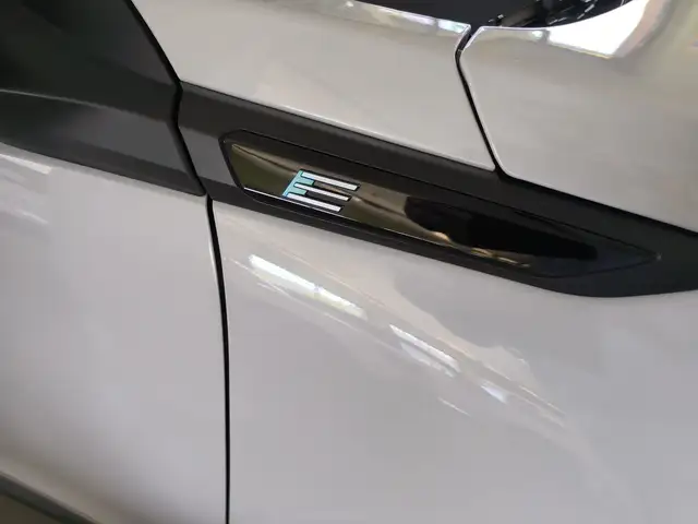 Peugeot 2008 view 9