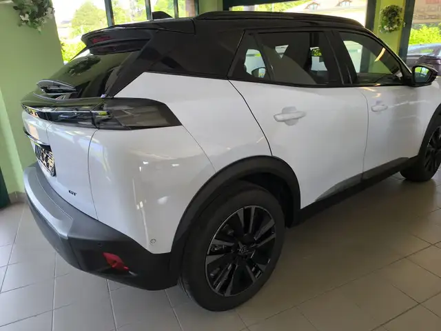 Peugeot 2008 view 7