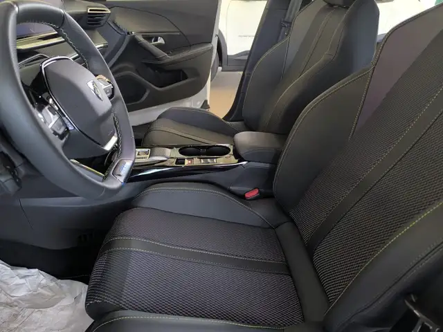 Peugeot 2008 view 13