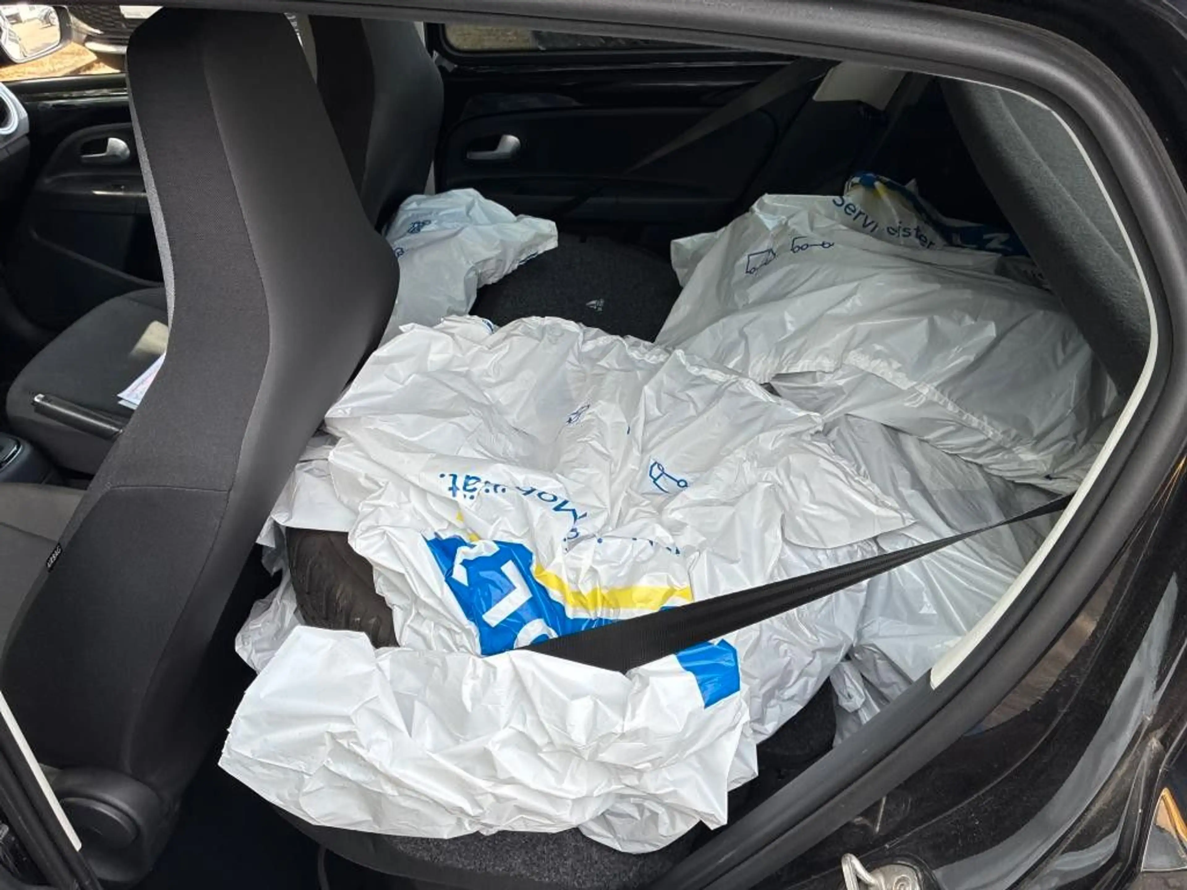 Volkswagen e-up! max Aut. Navi SHZ PDC Kamera CCS — photo 6