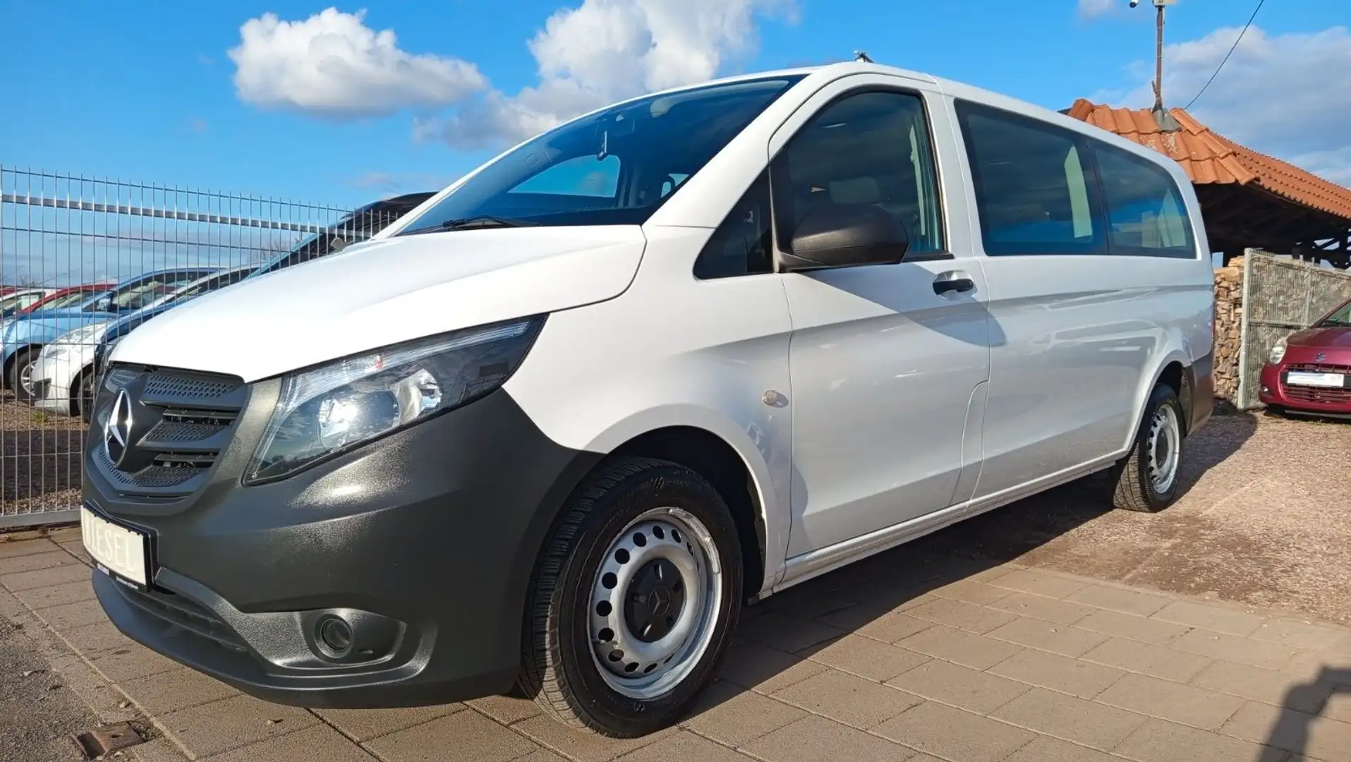 Mercedes-Benz Vito Vito Tourer lang 8 Sitze,Kamera,Navi,Sitzh. Bianco - 2