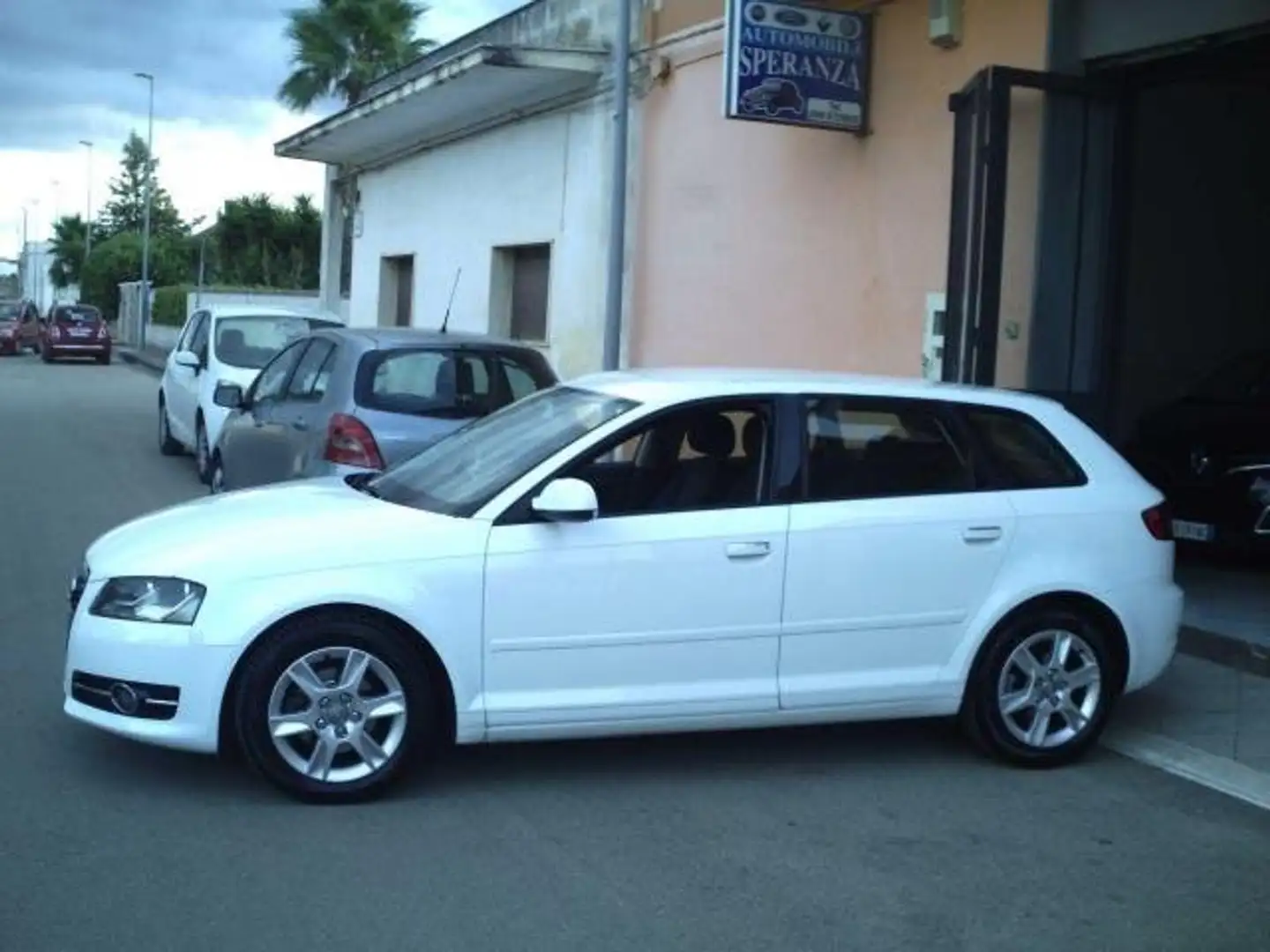 Audi A3 A3 II 2008 S.B. 1.6 tdi Young Edition 90cv Bianco - 2