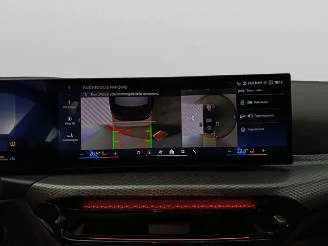 BMW 3 Series view 14
