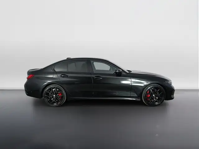 BMW 3 Series view 3