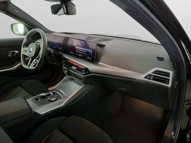 BMW 3 Series view 10