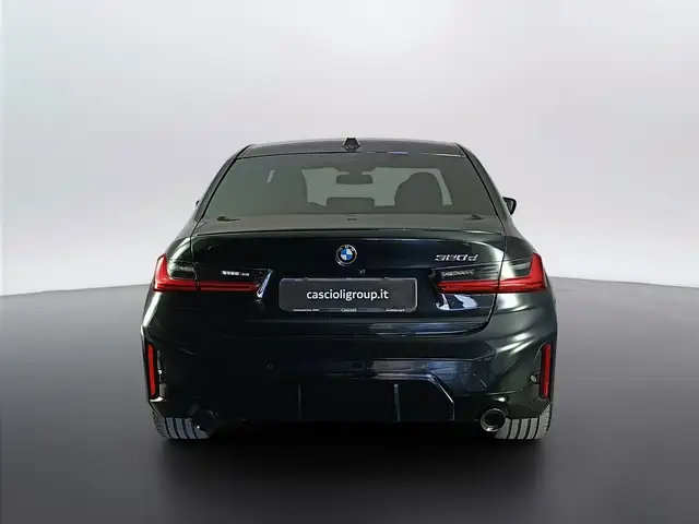 BMW 3 Series view 5