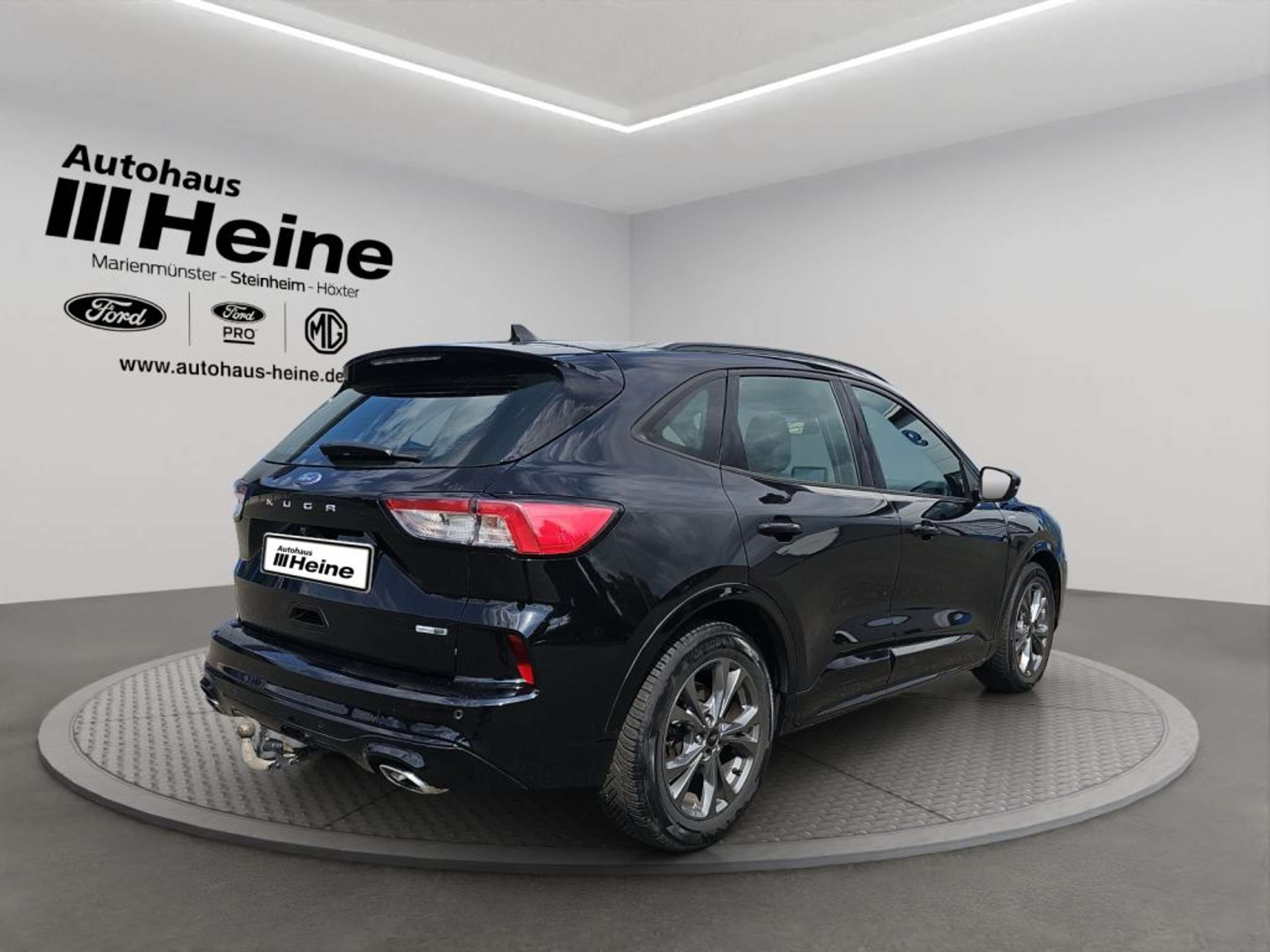 Fahrzeugabbildung Ford Kuga 2.0 EcoBlue Hybrid ST-LINE - mit KI generiert/bearbeitet