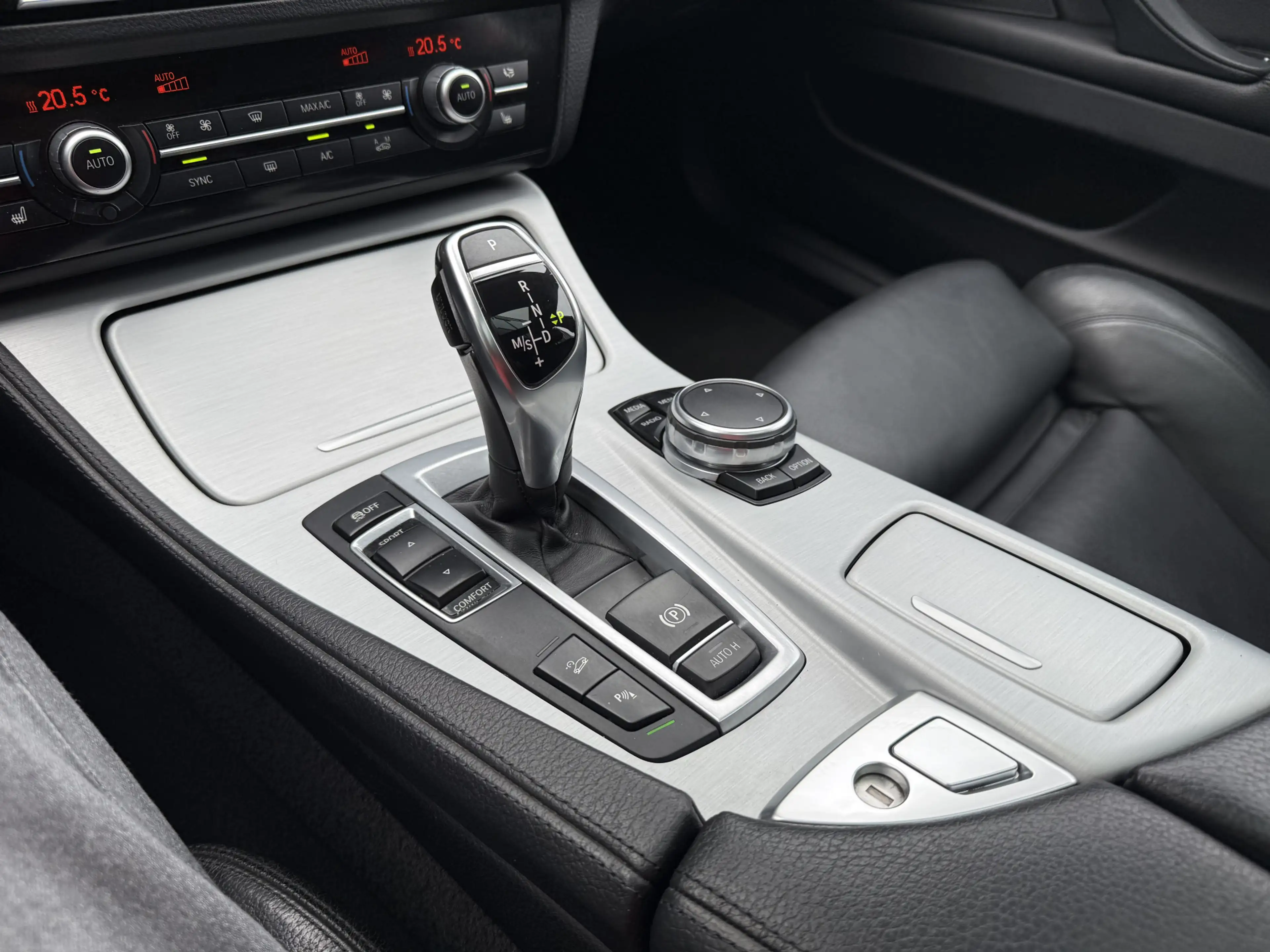 BMW 528 5-serie Touring 528xi High Executive Panoramadak T — photo 25