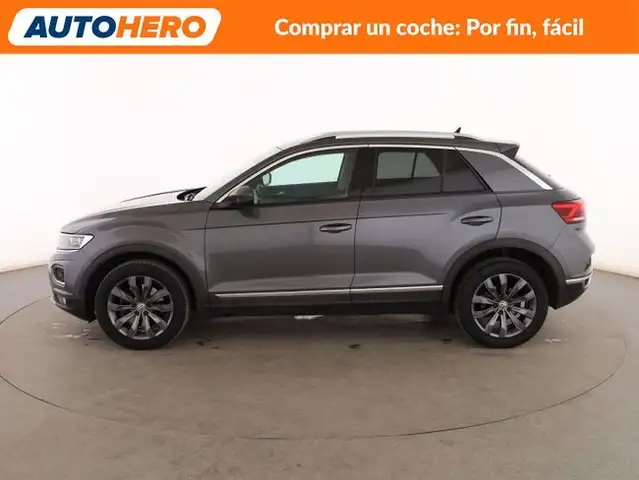 Volkswagen T-Roc view 3