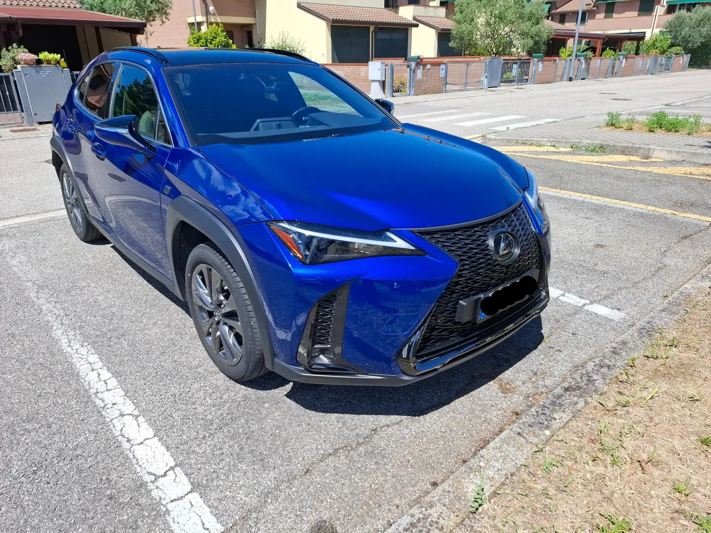 Lexus UX 250h UX 250h 2.0 F Sport 2wd cvt Modrá - 1
