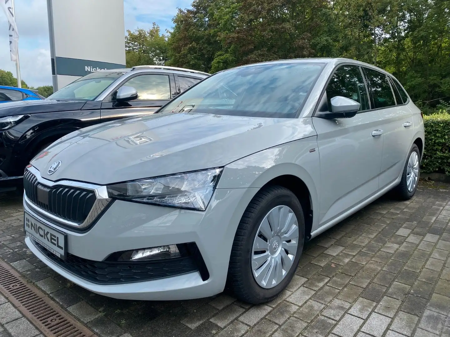 Skoda Scala Clever Grau - 2