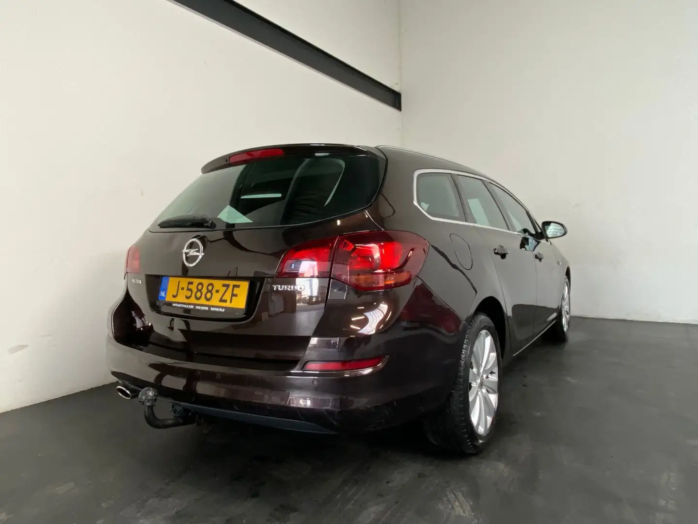 Opel Astra Sports Tourer 1.4 Turbo Sport Bruin - 2