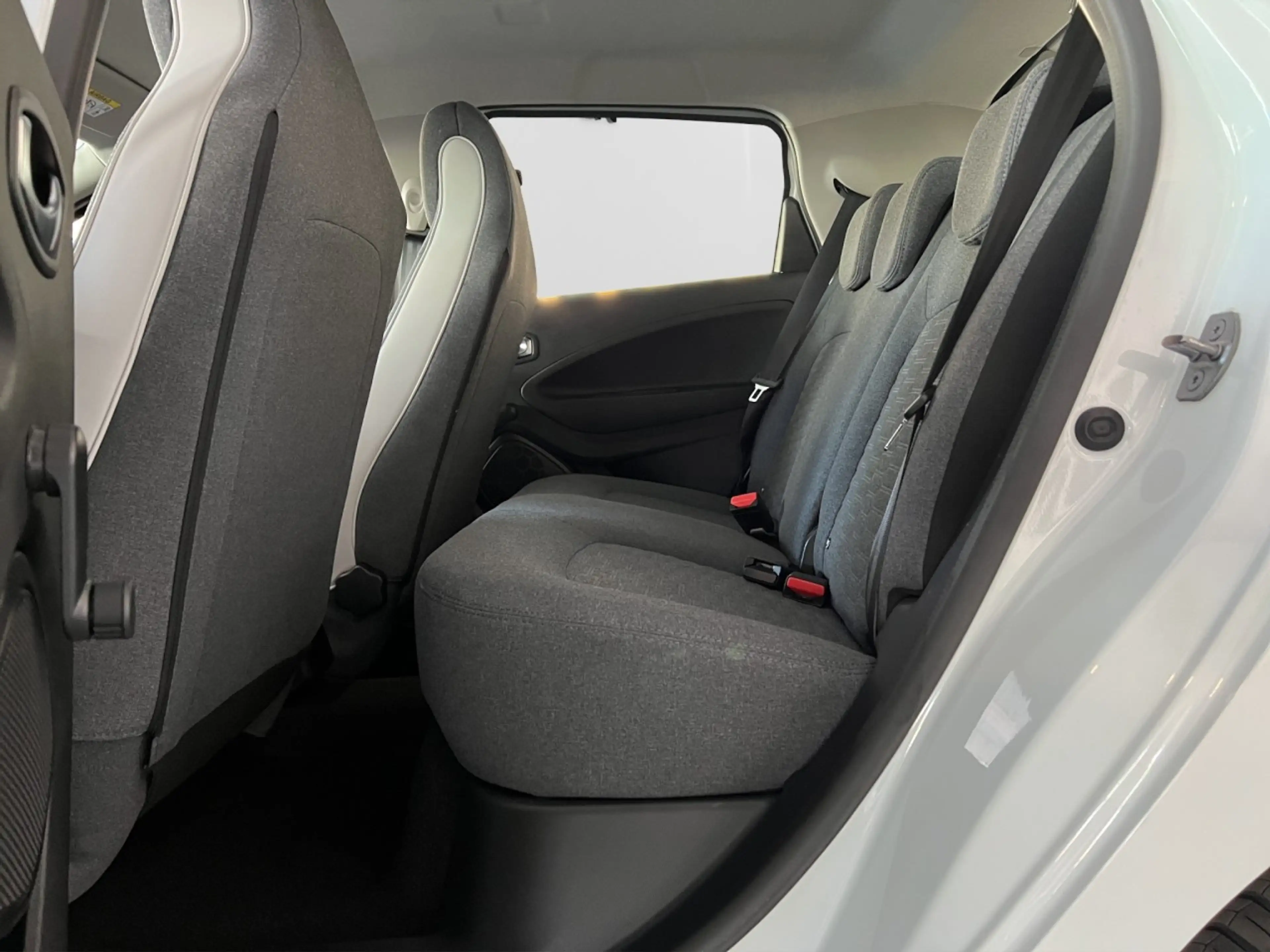 Renault ZOE Evolution Klima Navi Einparkhilfe Fenster el. — photo 14