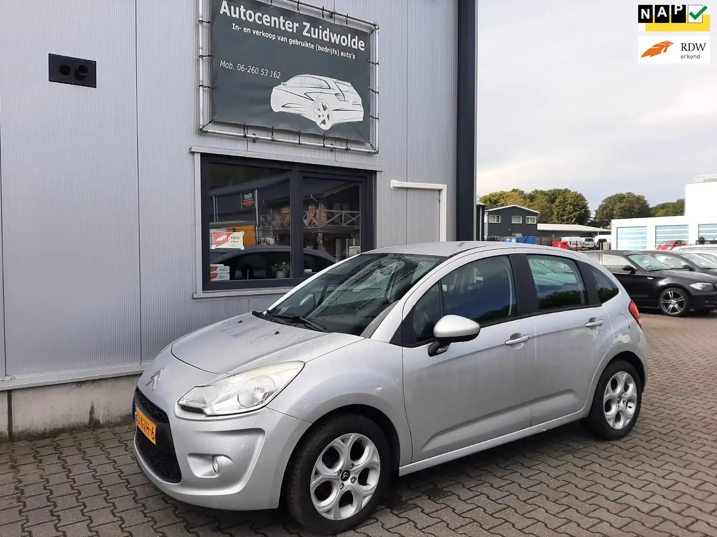 Citroen C3 1.4 VTi Dynamique loopt op 3 cilinders Grau - 1