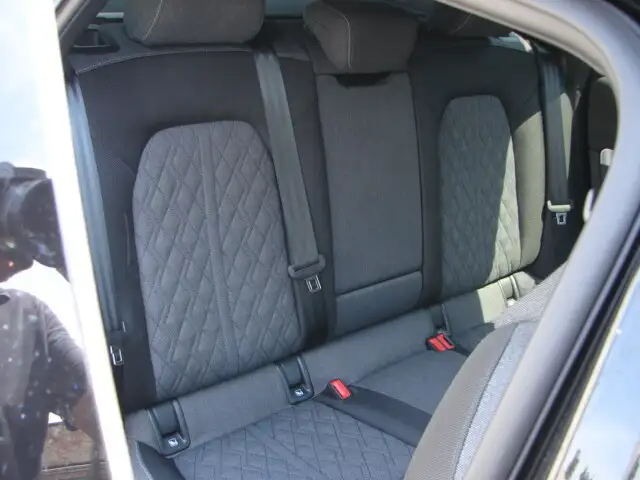 Audi A6 Avant 40 TDI quattro S-line S-tronic Ansicht 2