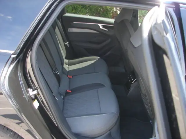 Audi A6 Avant 40 TDI quattro S-line S-tronic Ansicht 3