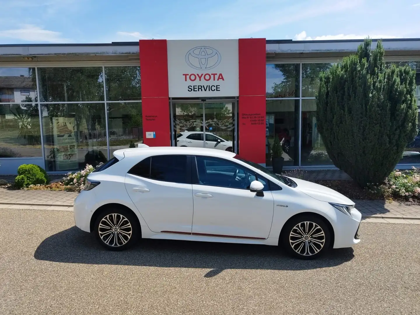 Toyota Corolla 1.8 Hybrid Club LED, NAVI, SHZ GARANTIE Blanc - 1