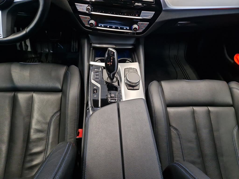 BMW 530 M Sport — photo 10