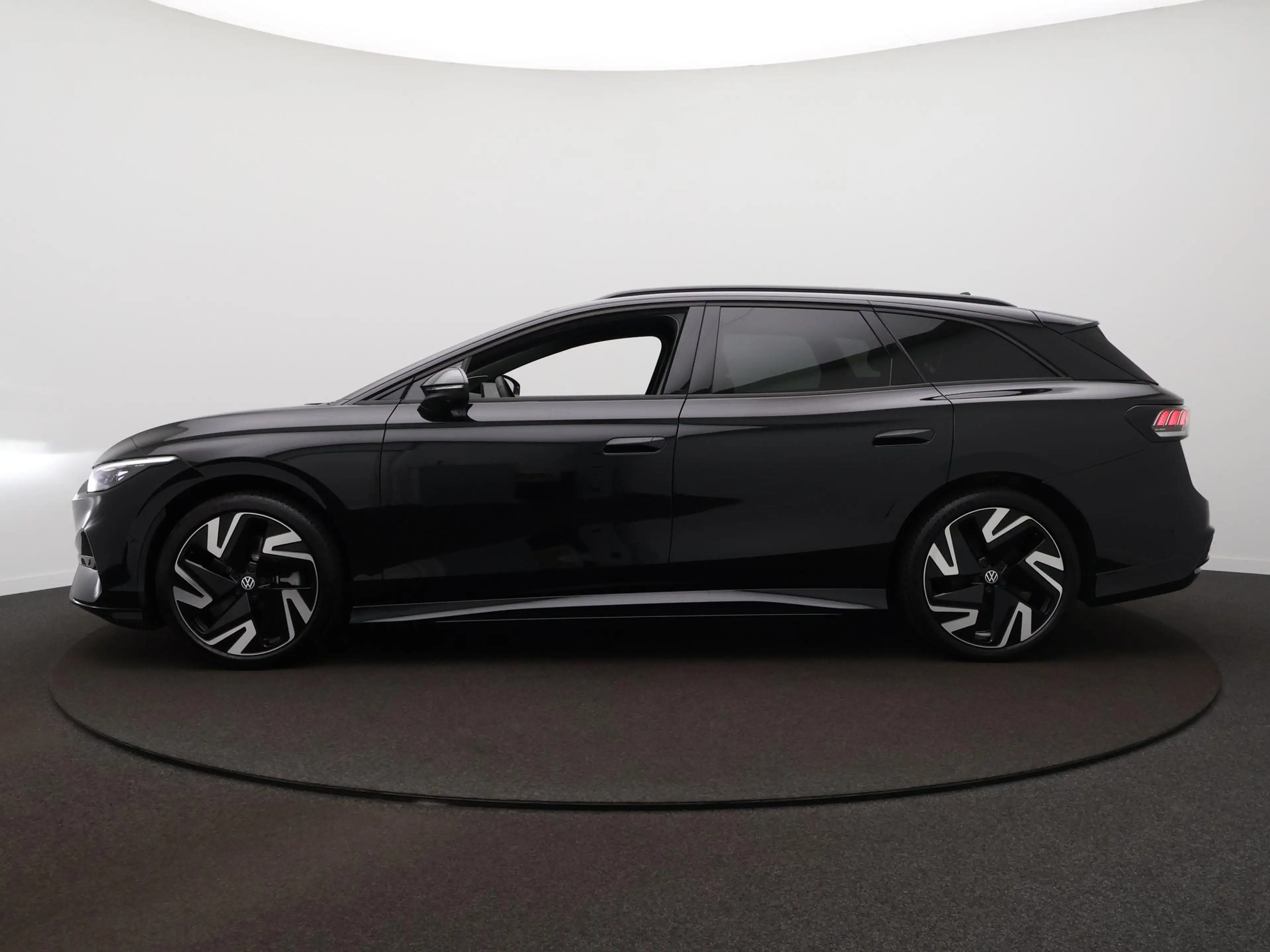 Volkswagen ID.7 Tourer Pro Limited Edition 77 kWh accu 210 kW / 28 — photo 8